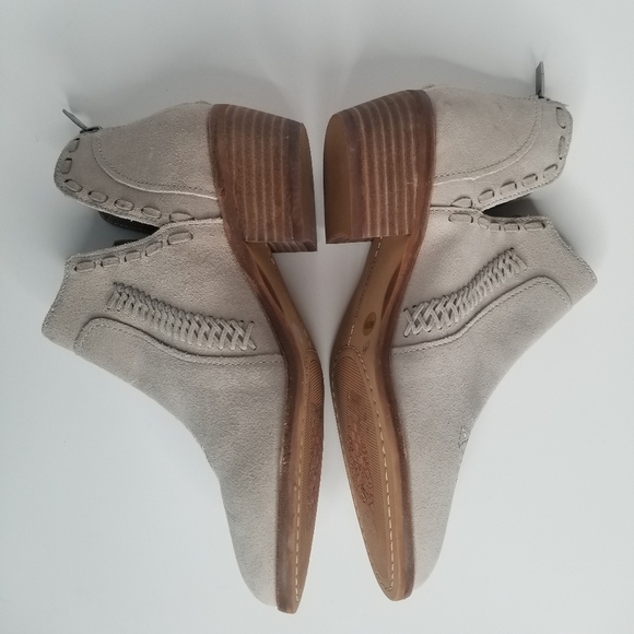 VINCE CAMUTO NWOT Presita Cement Stitched Bootie - Picture 4 of 10